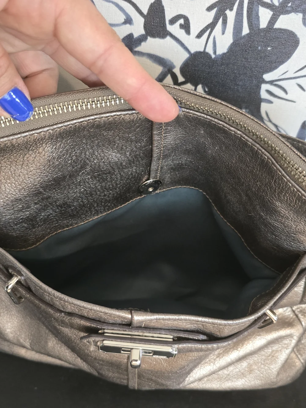 Coach Chelsea Ashlyn Metallic Pewter Leather Turnlock Hobo Bag With Wallet